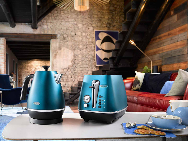 Distinta Flair 2 slice toaster – Prestige Blue.